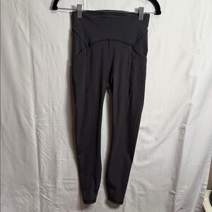 Lululemon Power Thru High Rise Tight 25"
Size: 4
Black